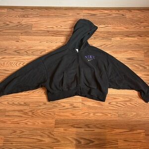 Black cropped Nike sweatshirt